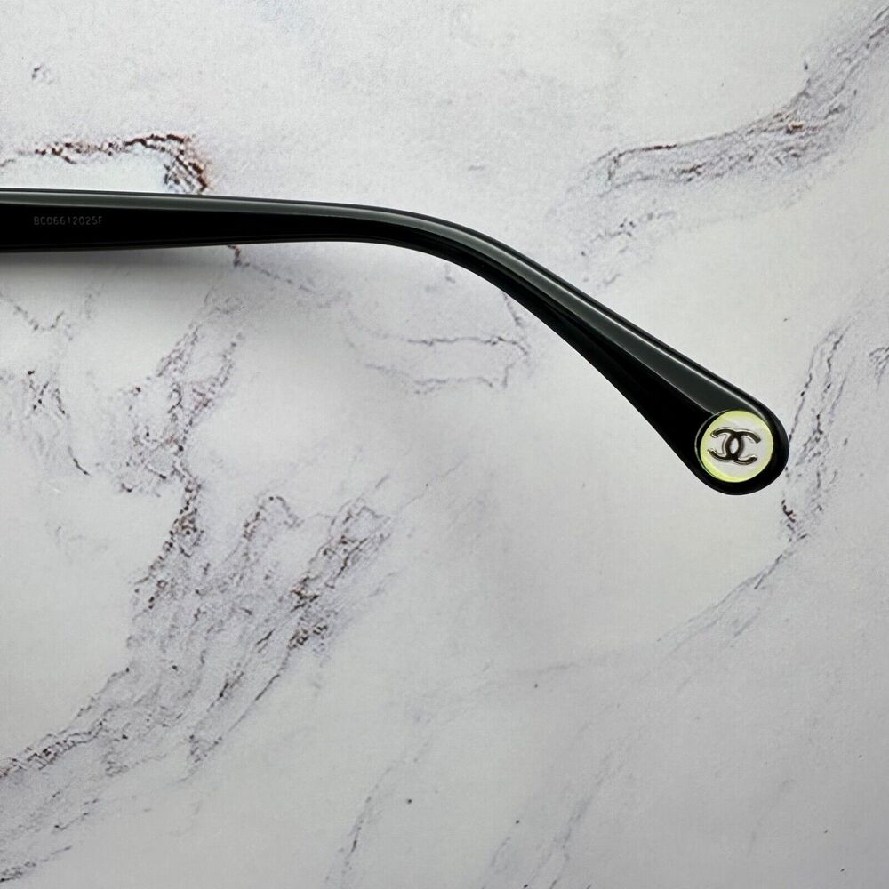 New CHANEL Sunglasses - Picture 13 of 16